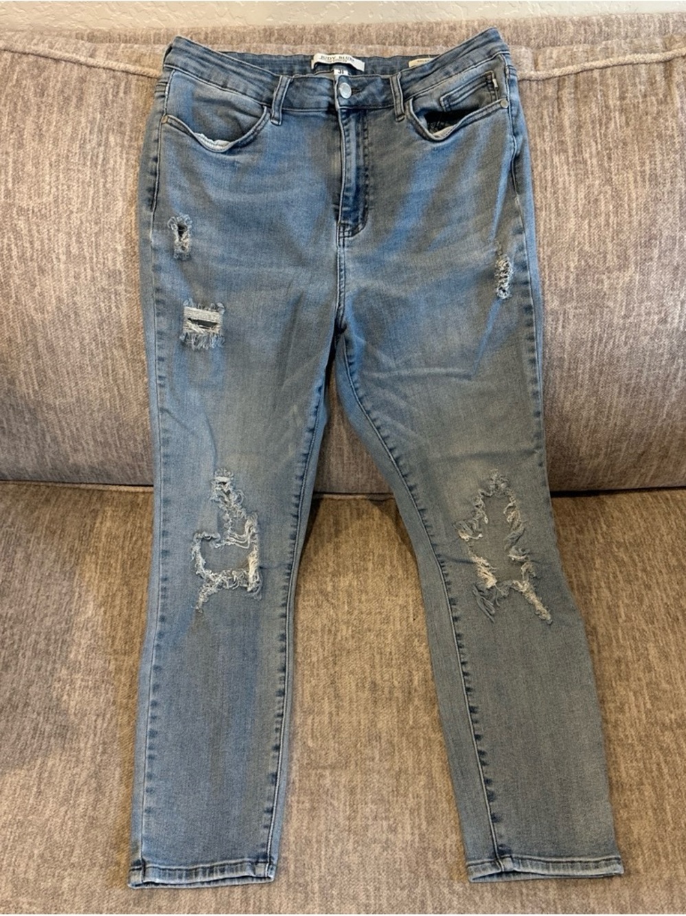 Judy Blue Light Blue Relaxed Fit Distressed Jeans